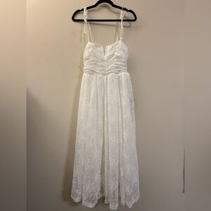 NWT Lulu’s Lace Maxi Dress in White